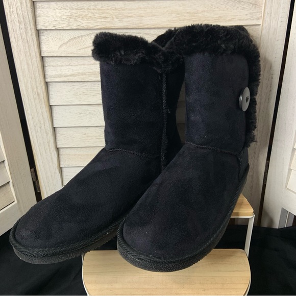 Fashion Apparel and Accessories Black Faux Suede Fleece Lined Winter Boots - Picture 7 of 11